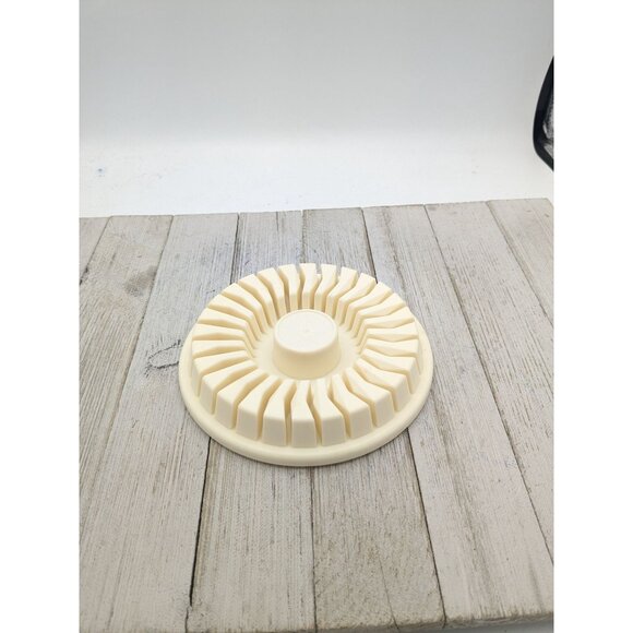 Monopoly Anniversary Edition Replacement Parts 1974 Wheel Card Holder - Picture 1 of 3